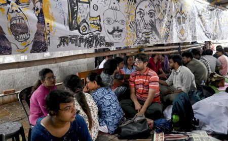 Kolkata horror: Getting threats of 'career ruin', claim protesting Bengal junior doctors