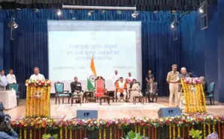 MP governor administers oath to CIC, three information commissioners