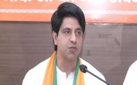 'Congress joins hands with anti-national forces only to win elections...', says Shehzad Poonawalla