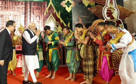 Phra Lak Phra Ram: PM Modi greeted with performance of Lao Ramayana in Vientiane