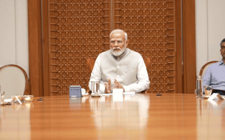 Axe the tainted & non-performers, PM Modi tells Union secretaries