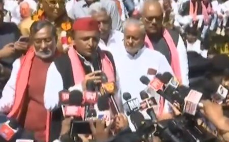 'Samajwadis stopped from paying tribute': Akhilesh urges Bihar CM Nitish to exit NDA; JDU questions SP chief's JP values