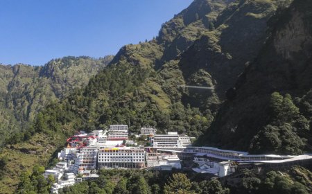 Over 4 lakh devotees throng Vaishno Devi during Navaratri; world peace yagya ends