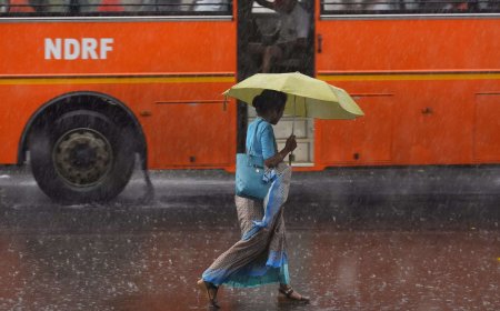 Orange alert in tech hub, schools shut