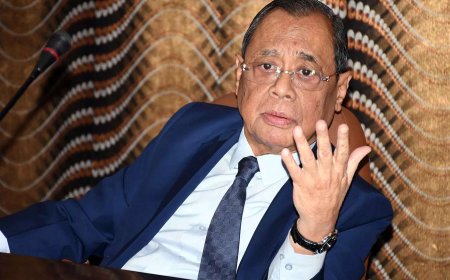 Lawyer flouts decorum, SC asks guards to remove him