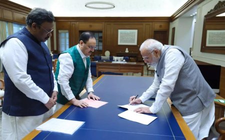 PM Modi becomes first 'active member' of BJP