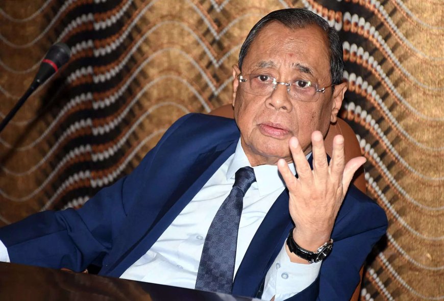 Lawyer flouts decorum, SC asks guards to remove him