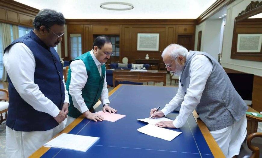 PM Modi becomes first 'active member' of BJP