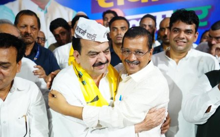 Congress leader Mateen Ahmed joins AAP