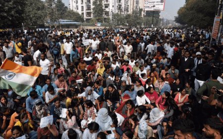 Prayagraj protests enter day 4: UPPSC aspirants demand 'one day, one shift' exams