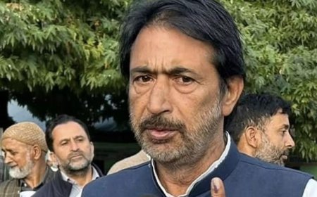 Jharkhand elections: Congress's Ghulam Ahmed Mir vows LPG cylinders for 'infiltrators'; BJP slams 'toxic politics'