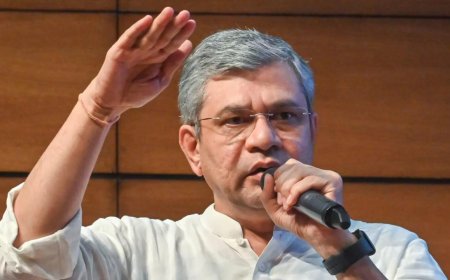 'Traditional media must be compensated by e-platforms'