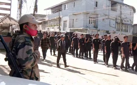 Manipur unrest: Students of valley body force staff out of govt offices