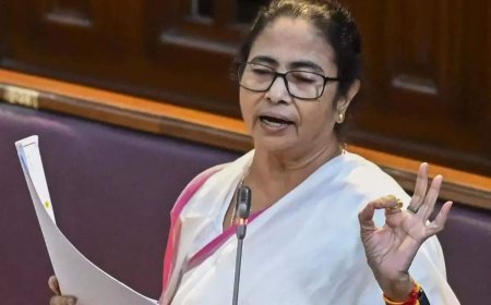 Will back Centre on Bangladesh, says Mamata Banerjee