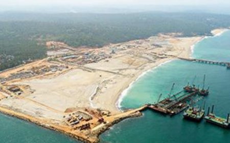Kerala, Adani arm ink supplementary pact on port project