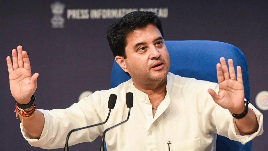 Bee attack during Scindia's function in MP's Shivpuri; Union minister evacuated safely