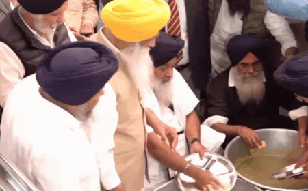 Watch: SAD leader Sukhbir Singh Badal washes utensils at Golden Temple after assassination attempt