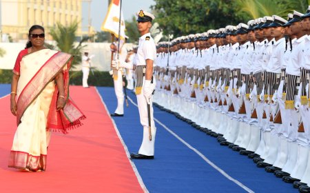 President Murmu attends Navy Day celebration at Odisha's Puri