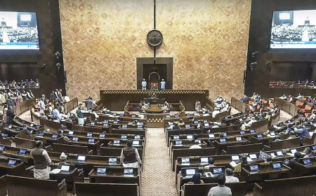 Currency notes in Rajya Sabha 'diversion tactics', alleges Congress; BJP seeks probe