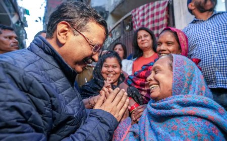 Kejriwal holds 'padayatra' in Karol Bagh; attacks BJP over 'worsening' law, order situation in Delhi