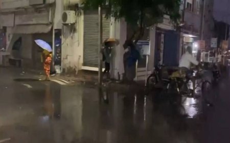 IMD predicts light to moderate rainfall over Tamil Nadu, Puducherry, Karaikal with thunderstorms