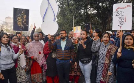 RG Kar: Victim's parents, junior doctors protest in Kolkata after ex-principal gets bail