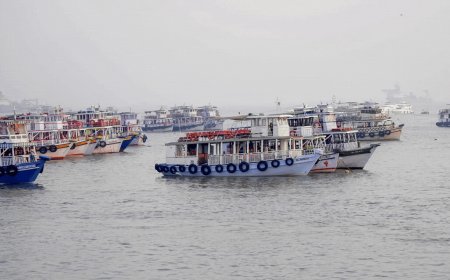 2 dead after ferry with over 100 passengers capsizes near Gateway of India in Mumbai; rescue operations underway