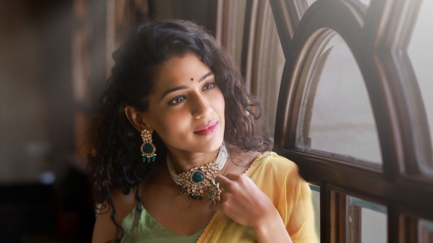 Urmila Kanetkar's car hits two labourers, one dead; actor injured, driver booked