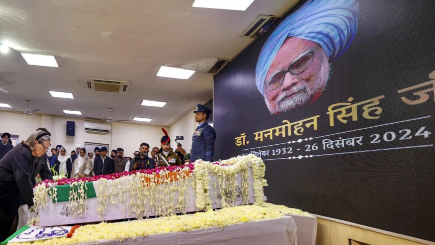'Deference to privacy': Congress shares why Gandhi family didn't accompany Manmohan Singh’s kin for immersion of ashes