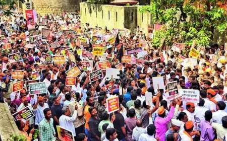 'Oust Munde': All parties to meet governor today over Beed case