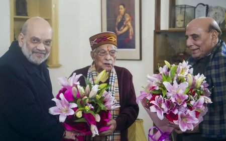 Amit Shah, Rajnath Singh greet Joshi on his 91st birthday