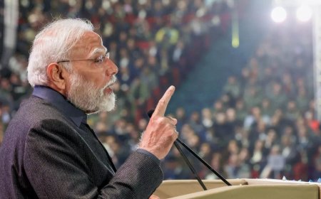 PM Modi pitches for green mobility at auto expo
