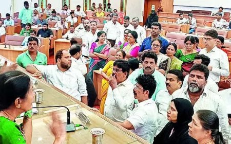 Congress, BJP join protest against Kerala brewery, mantri hits back