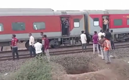 Jalgaon train accident: At least 10 persons killed after being hit by train in Maharashtra
