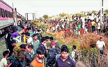Jalgaon train accident: Those who jumped off train’s left door were unharmed, says survivor