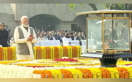 'Soul of India': PM Modi, Rahul Gandhi pay tribute to Mahatma Gandhi on death anniversary
