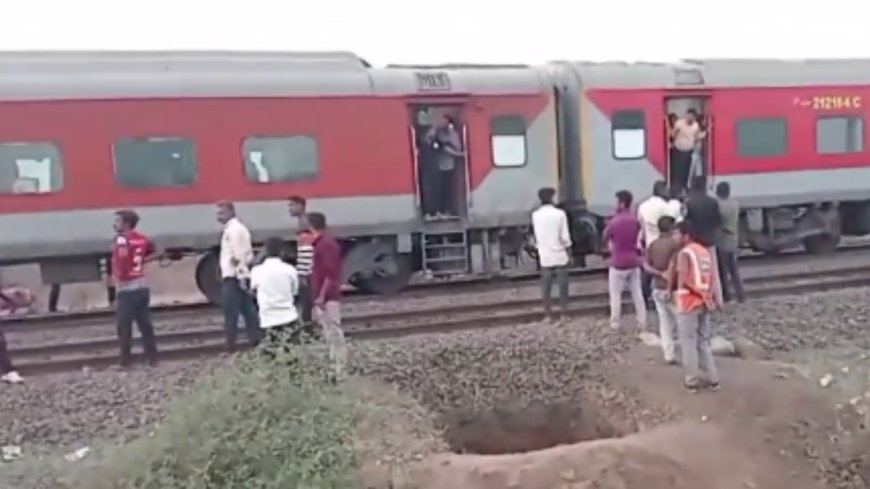 At least 6 persons killed after being hit by train in Maharashtra's Jalgaon