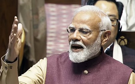 'Aapko toh ghar mein sun-ne nahi milega': PM Modi's praise, dig and shayari dedication for Kharge