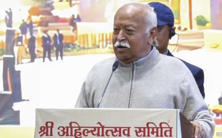 RSS chief Mohan Bhagwat meets parents of deceased R G Kar hospital medic
