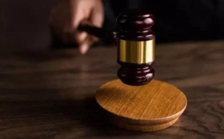 Gujarat high court saves judge from sacking for chewing tobacco in courtroom