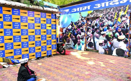 Delhi elections 2025: Empty chairs and absence of leaders tell tale of AAP