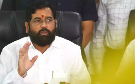 Kejriwal betrayed Hazare, drowned in corruption: Shinde