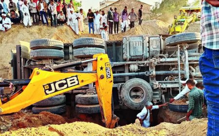 Three women labourers, toddler killed as dumper falls on them