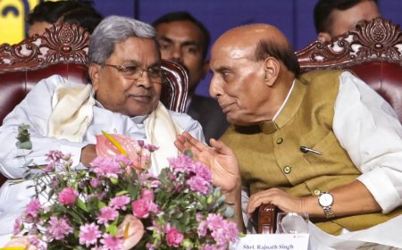 Rajnath Singh inaugurates Karnataka government event; Rahul, Kharge stay away
