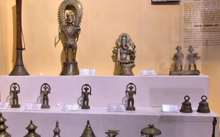 Dokra artwork among PM gifts for Macron, Vance families