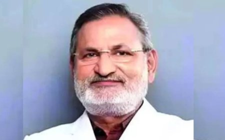 Maha mantri's beggar jibe over Rs 1 crop insurance triggers row
