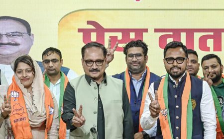 Setback for AAP: Three AAP councillors defect to BJP ahead of mayoral polls