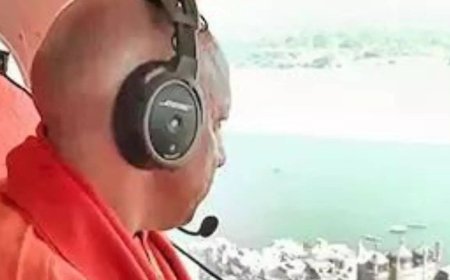 Kumbh pilgrims choke Varanasi, Ganga aarti suspended till February 26