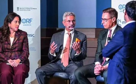 EAM, Ukraine minister hold talks on bid to end war