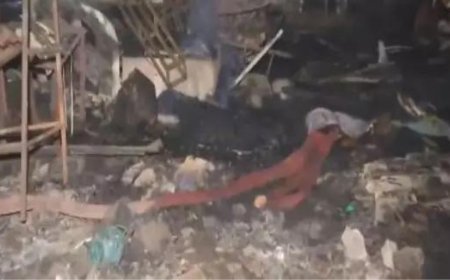Massive fire breaks out in slum area of Goregaon, Mumbai